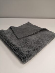 Monster Shine Ultra Fine Grey 40x40 cm - delikatna mikrofibra bez obszycia