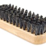 Monster Shine Hard Twarda szczotka do czyszczenia skóry